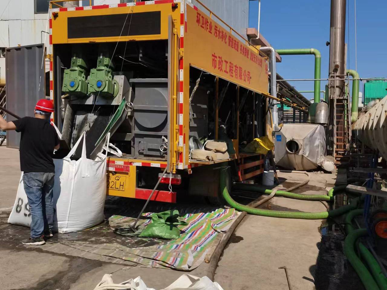 唐河淤泥压干处理